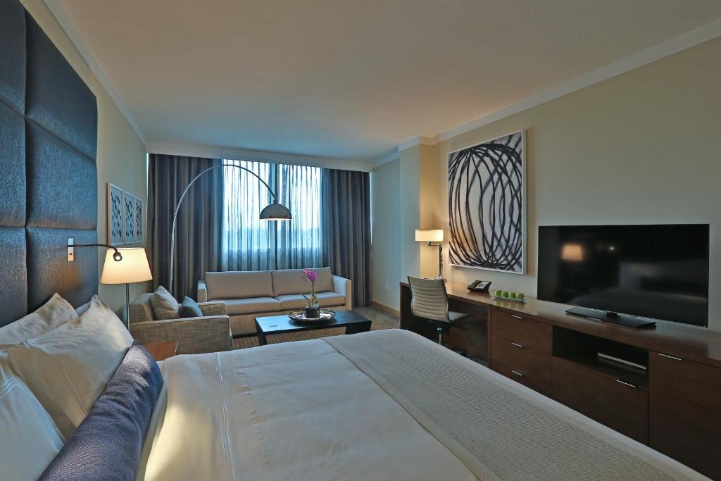 Postel nebo postele na pokoji v ubytování InterContinental At Doral Miami by IHG