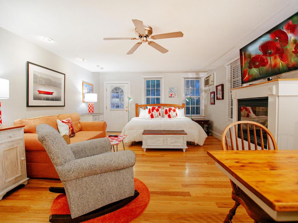 The Provincetown Hotel at Gabriel'sHotel in Provincetown photo
