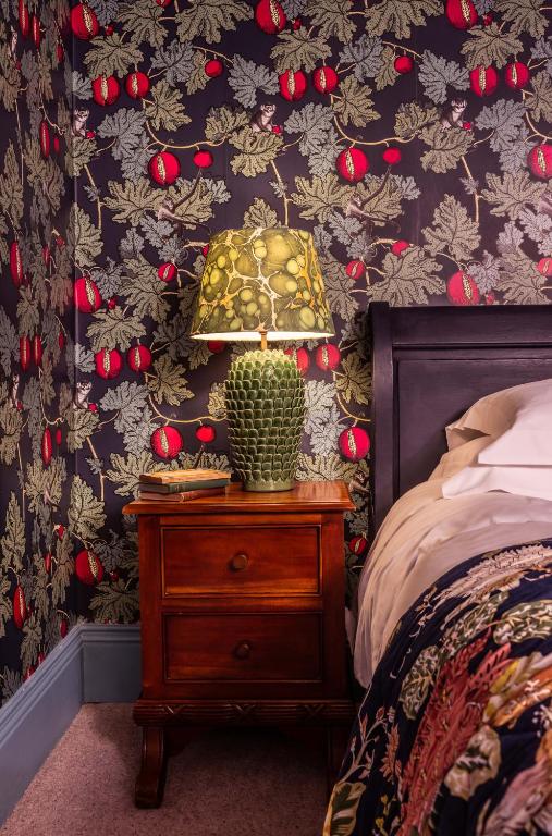 Cama ou camas em um quarto em The Portobello Hotel