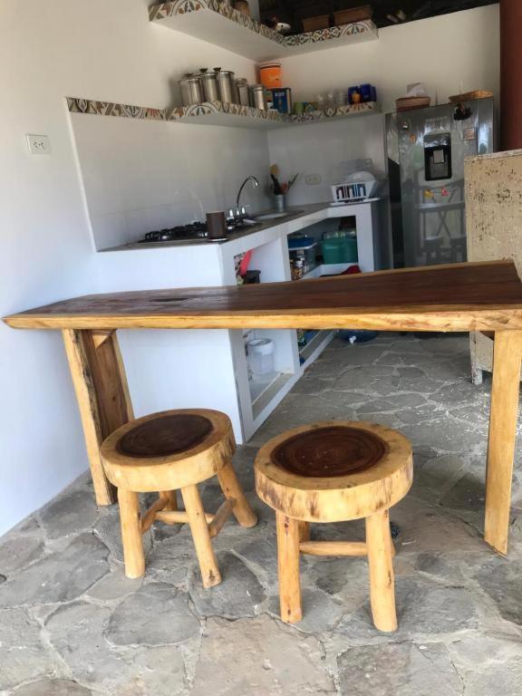 Kuchyň nebo kuchyňský kout v ubytování Kamajorú Ecohabitat