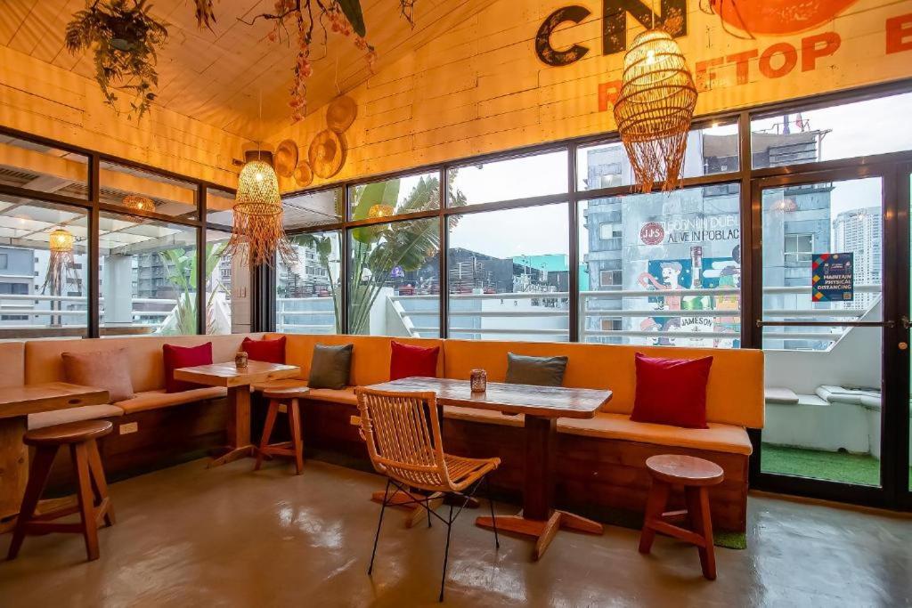 Posezení v ubytování CONNECTOR Hostel