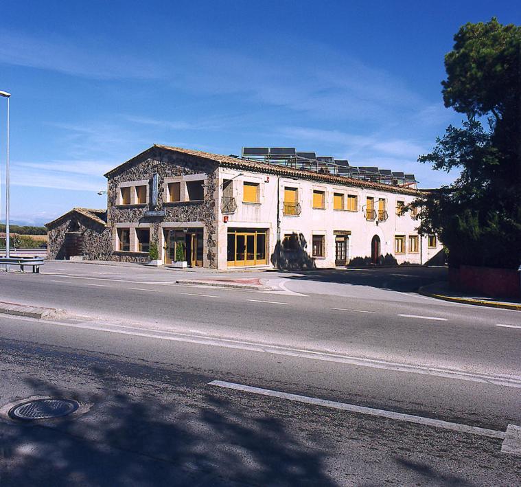 The building in which a vendégházakat is located