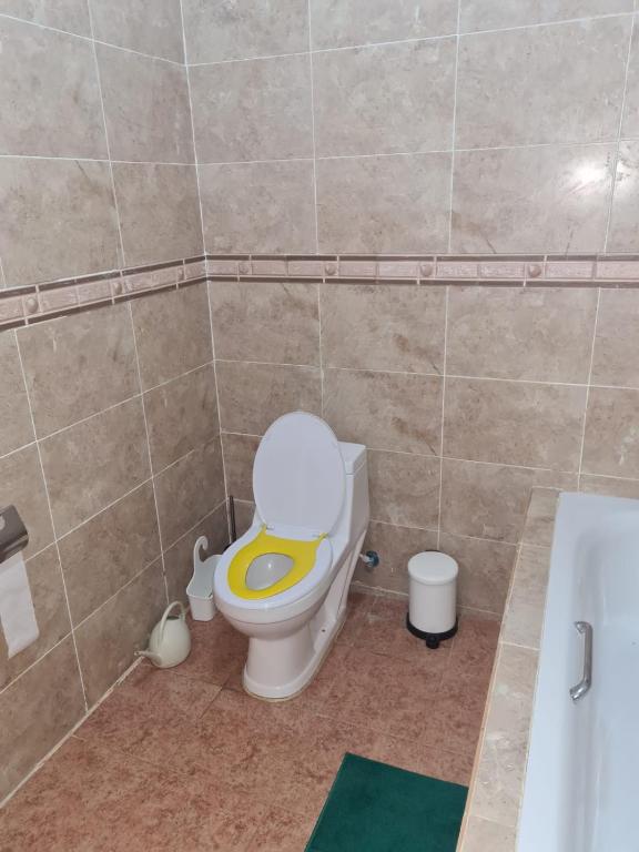 Koupelna v ubytování Karibuni palace mtwapa
