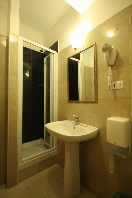 Hotel Cherubini - Resim 33