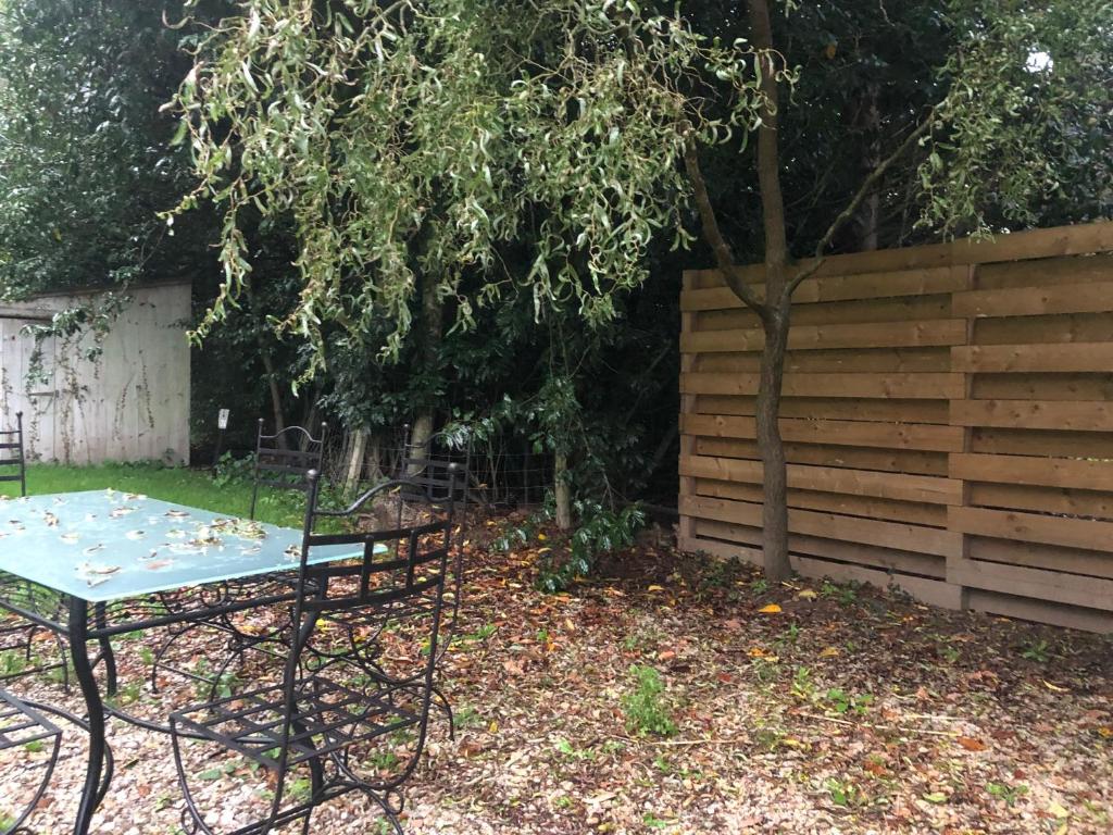 Vonkajšia záhrada v ubytovaní Gîte de caractère à la campagne