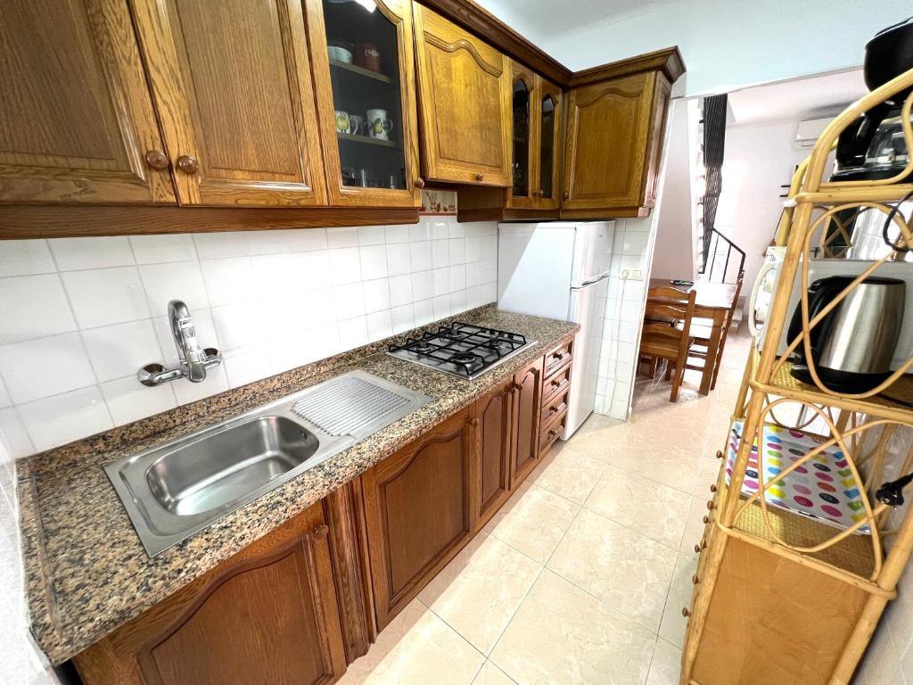 Kuchyňa alebo kuchynka v ubytovaní Casa Playa Torrecilla