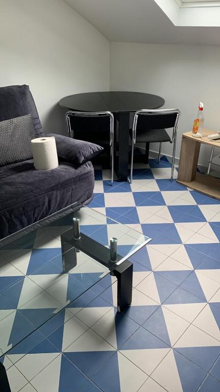 Część wypoczynkowa w obiekcie SUITS & LUXURY Appart Paris Montreuil