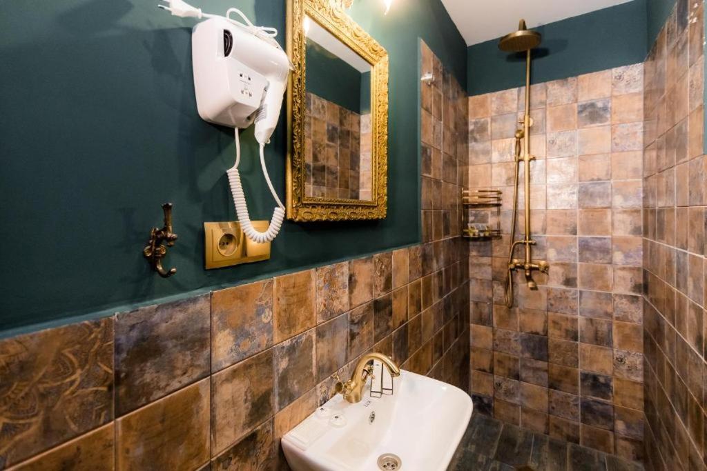 Koupelna v ubytování Vorontsoff Inn Boutique Hotel