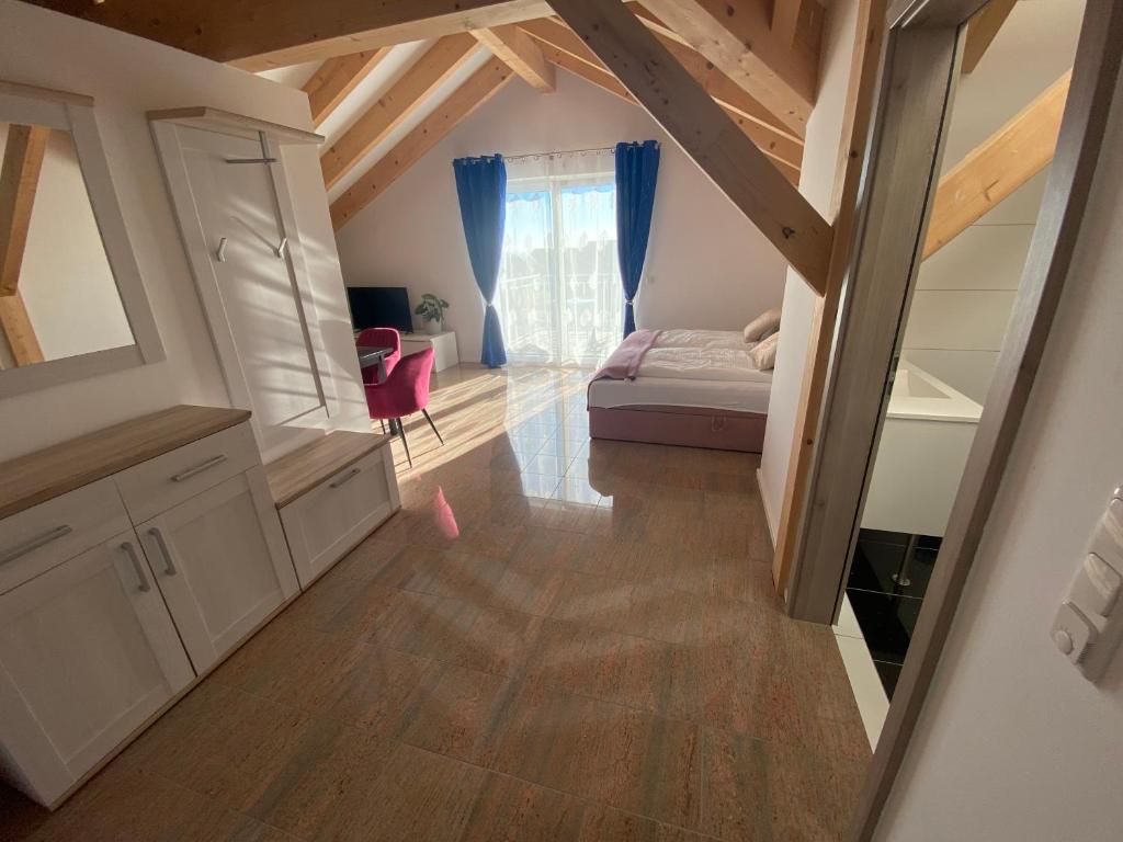 Pension am Weberhof nur 20 Autominuten von München - Family Room With Mountain View