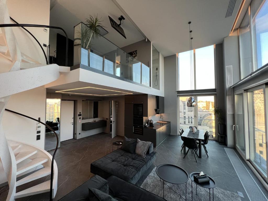 Posezení v ubytování The Penthouse Kyiv