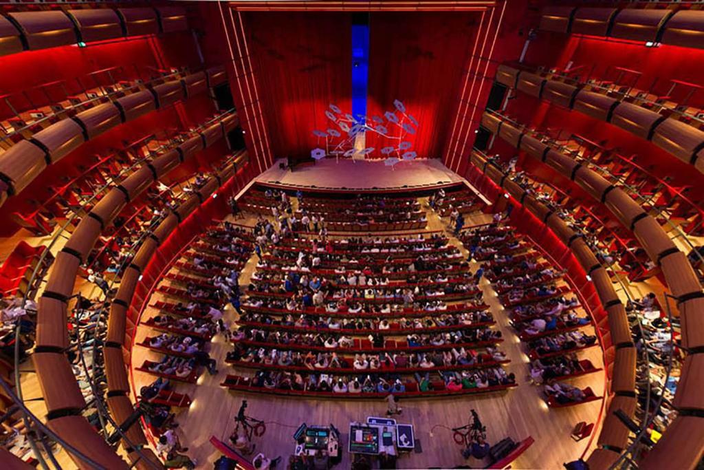 Goście zatrzymujący się w obiekcie Xenophon Suite at National Opera SNFCC Park