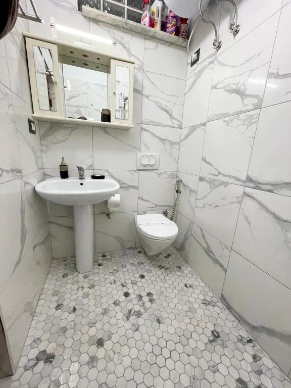 Durres Rebi Apartment - Image 7