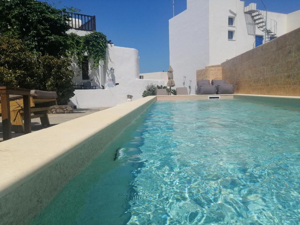 Bazén v ubytování Christina Hotel, Adults Only, Heated Salt Water Pool nebo v jeho okolí