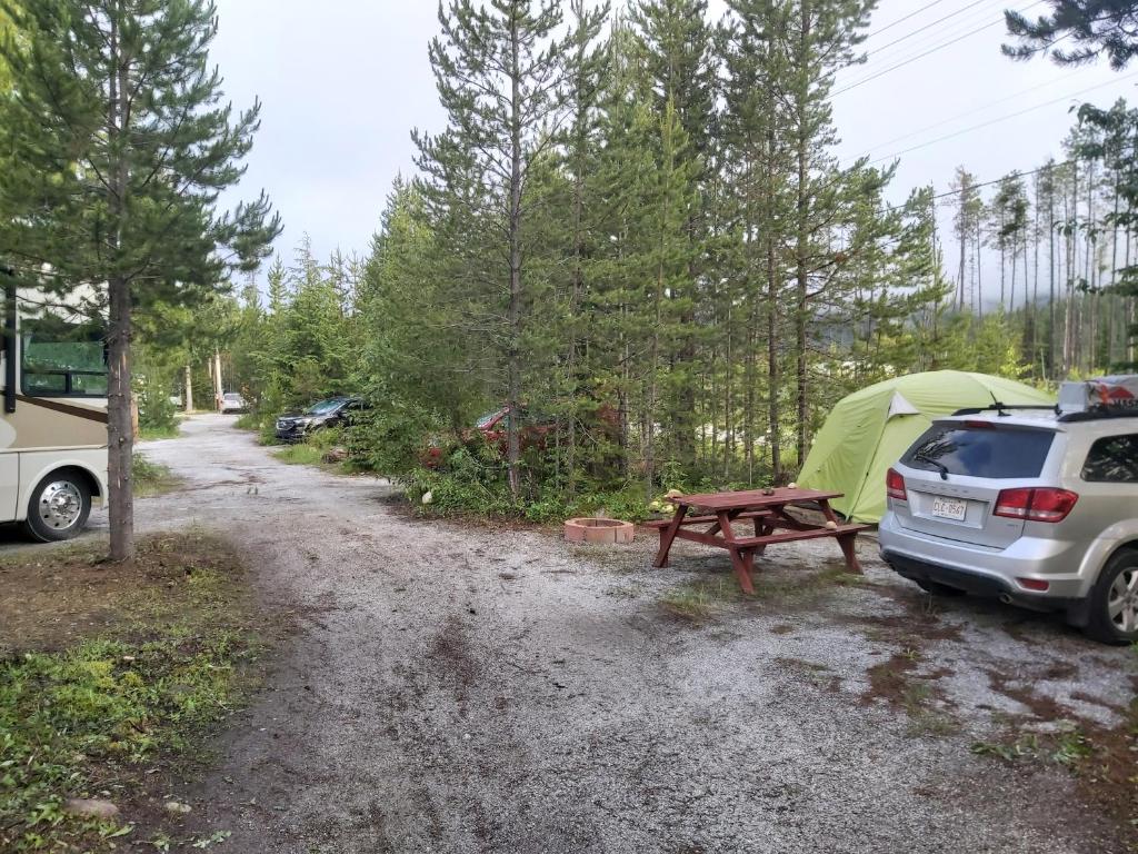 Blue River Campgrounds & Cabin-public washroom photo