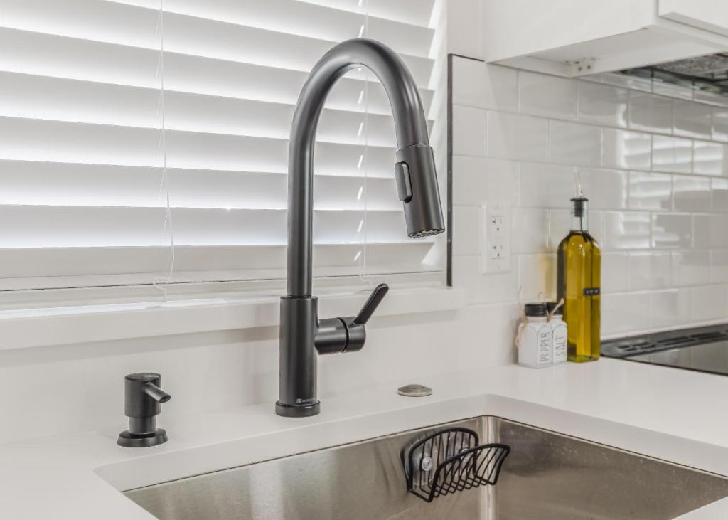 Fotografie z fotogalerie ubytování Luxury Tiny Home 2 Miles from Downtown Orlando v Orlandu
