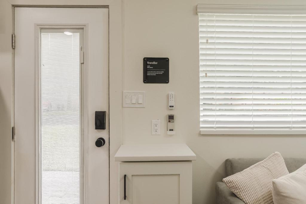 Fotografie z fotogalerie ubytování Luxury Tiny Home 2 Miles from Downtown Orlando v Orlandu