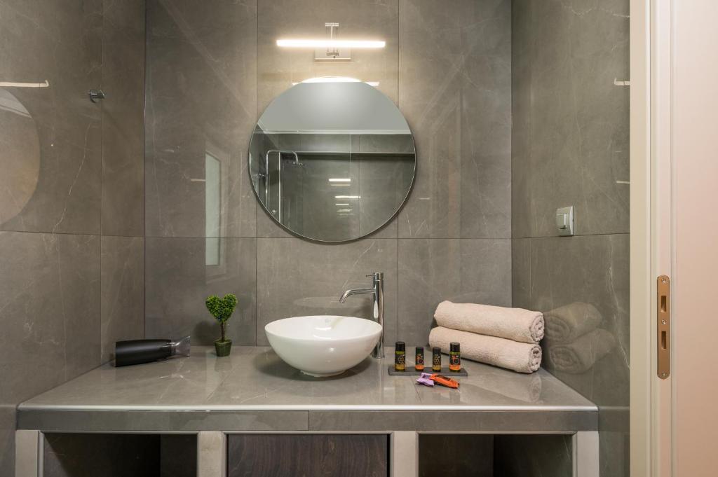 Koupelna v ubytování Quarters Luxury Apts