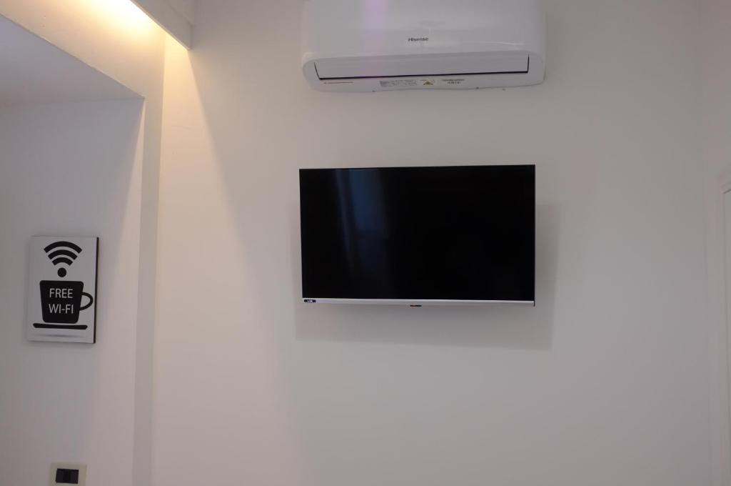 TV a/nebo společenská místnost v ubytování B&B COLLE TARIGNI