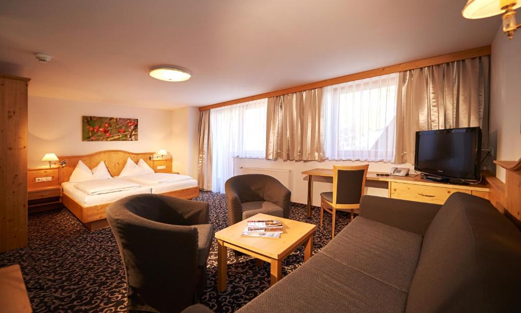 TV a/nebo společenská místnost v ubytování Hotel Wagrainerhof