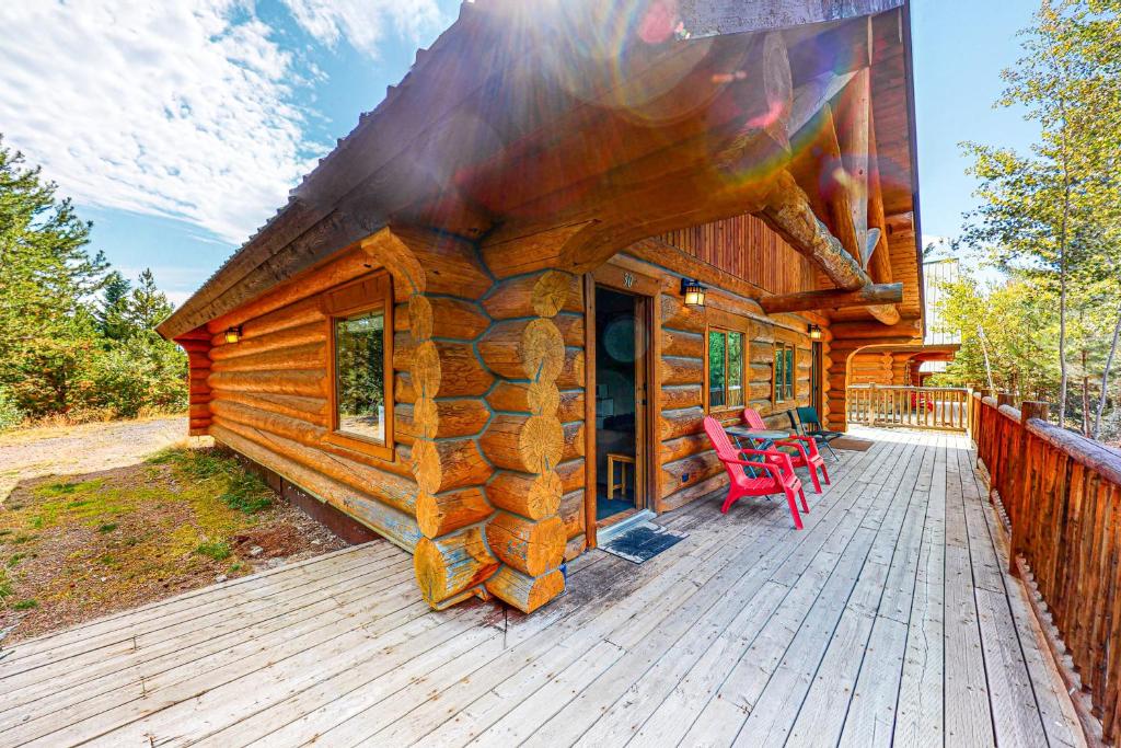 Lac Le Jeune 30, Logan Lake (updated prices 2024)