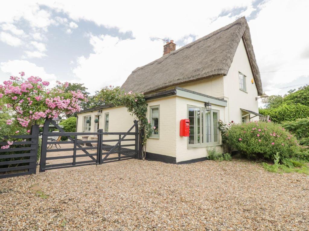 Waveney Cottage, Diss (updated prices 2024)