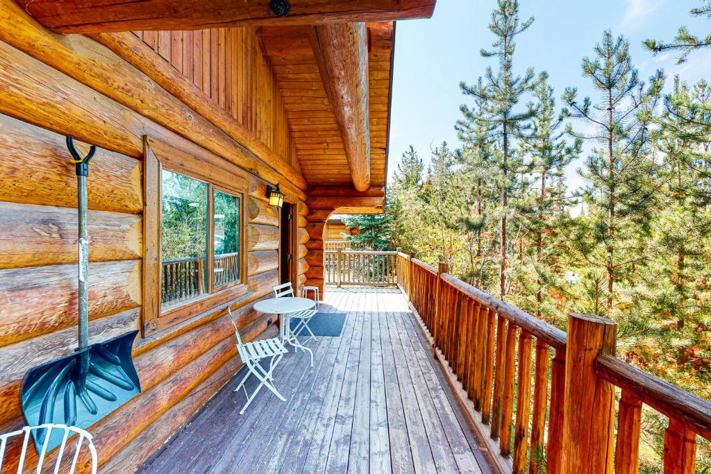 Lac Le Jeune #5 - One-Bedroom House