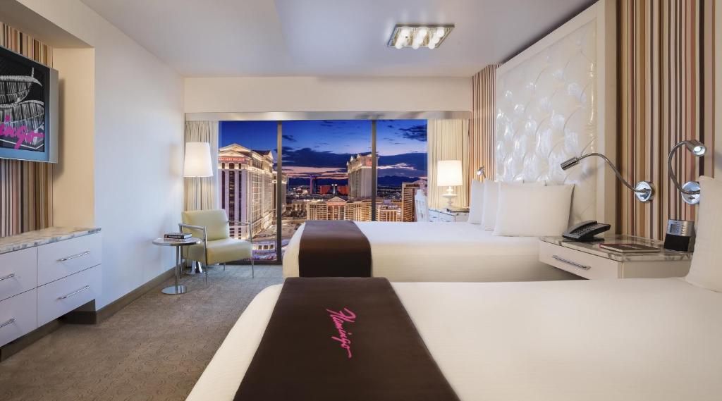 Flamingo Las Vegas Casino Tour & Hotel Review - Renovated Flamingo Room  Walkthrough & What to Expect 