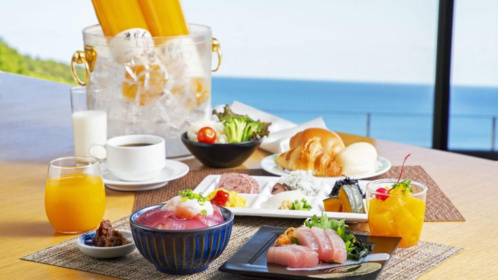 ホテルの敷地内または近くでの食事または食べ物