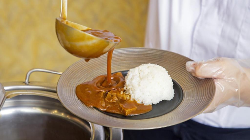 ホテルの敷地内または近くでの食事または食べ物