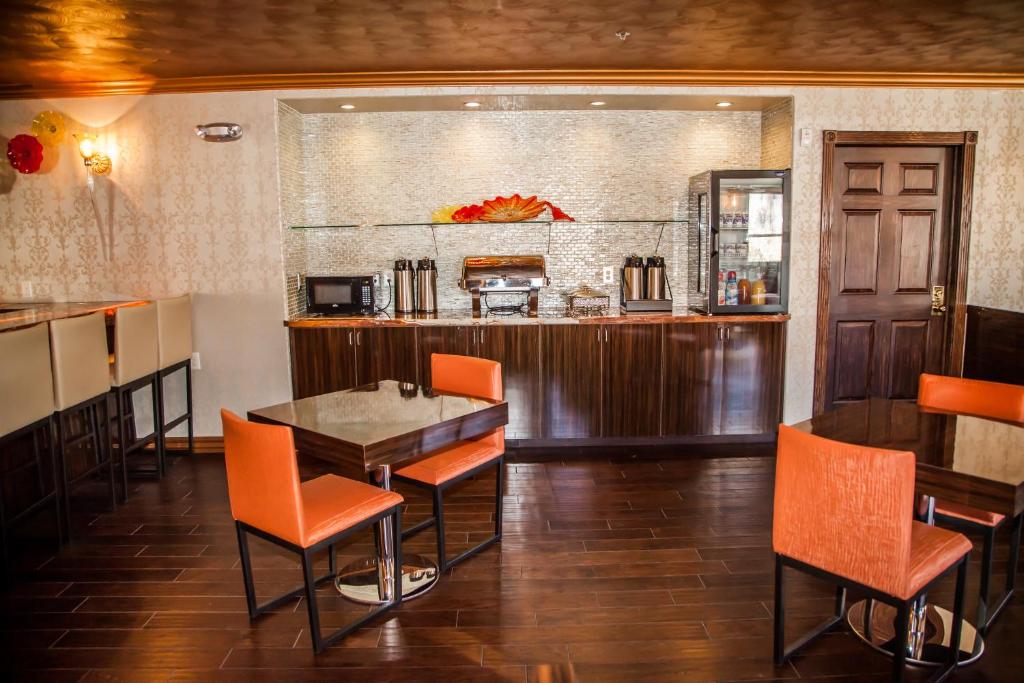 Příslušenství pro přípravu čaje a kávy v ubytování Canyons Boutique Hotel - A Canyons Collection Property