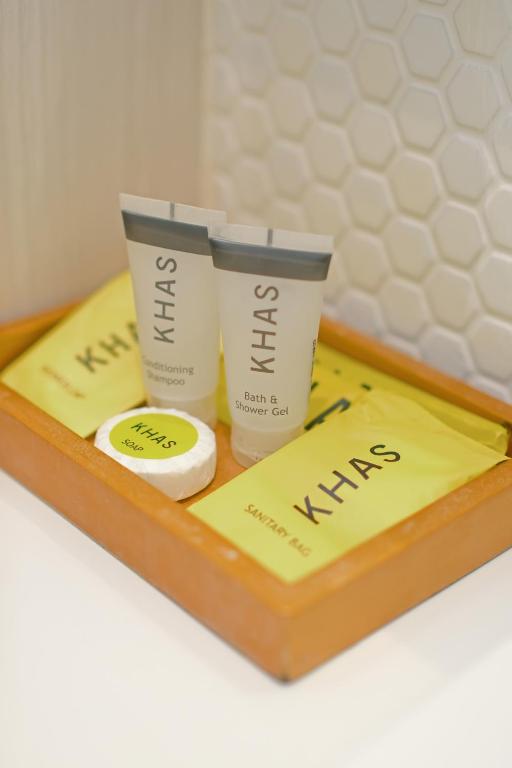 KHAS Semarang Hotel - Deluxe Double Room (2 Adults + 1 Child)