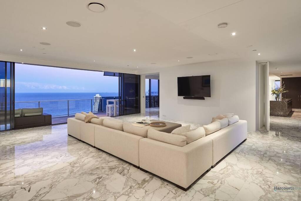 The Penthouse Circle on Cavill (Private Pool+Spa), Gold Coast (updated