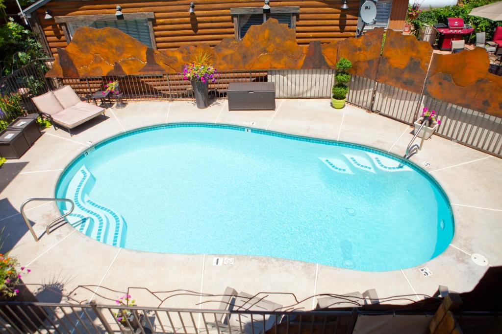 Bazén v ubytování Canyons Boutique Hotel - A Canyons Collection Property nebo v jeho okolí