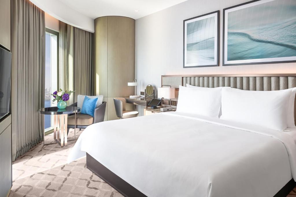 
Creek View Club Room with Club Lounge access -  Afternoon Tea, Evening Drinks & Canapes, all-day refreshments King Bed
