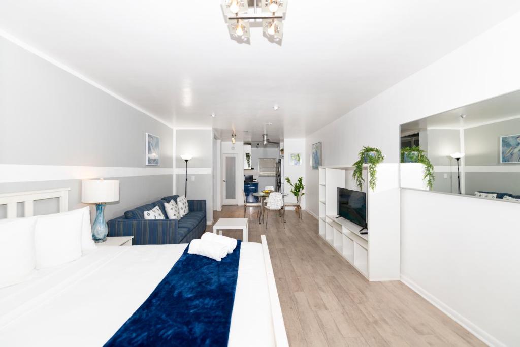 Sofi Beach Apartments - Queen Studio