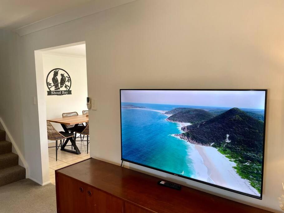 Swell Lines Surf House 3 bdr duplex close to the beach with secure