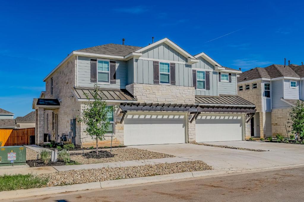 New Modern Home in Leander, Cozy and Close to All!, Leander (updated prices 2024)