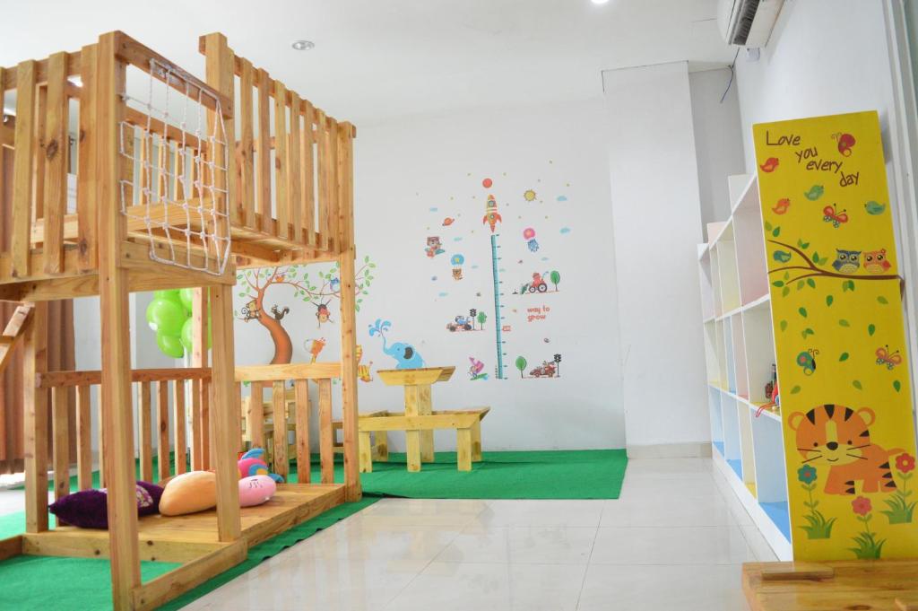 Dětský klub v ubytování Lorin Syariah Solo Hotel