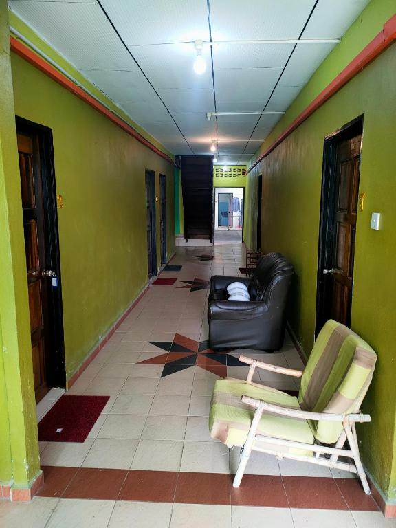 Posezení v ubytování DAOH'S Rooms & Scooters