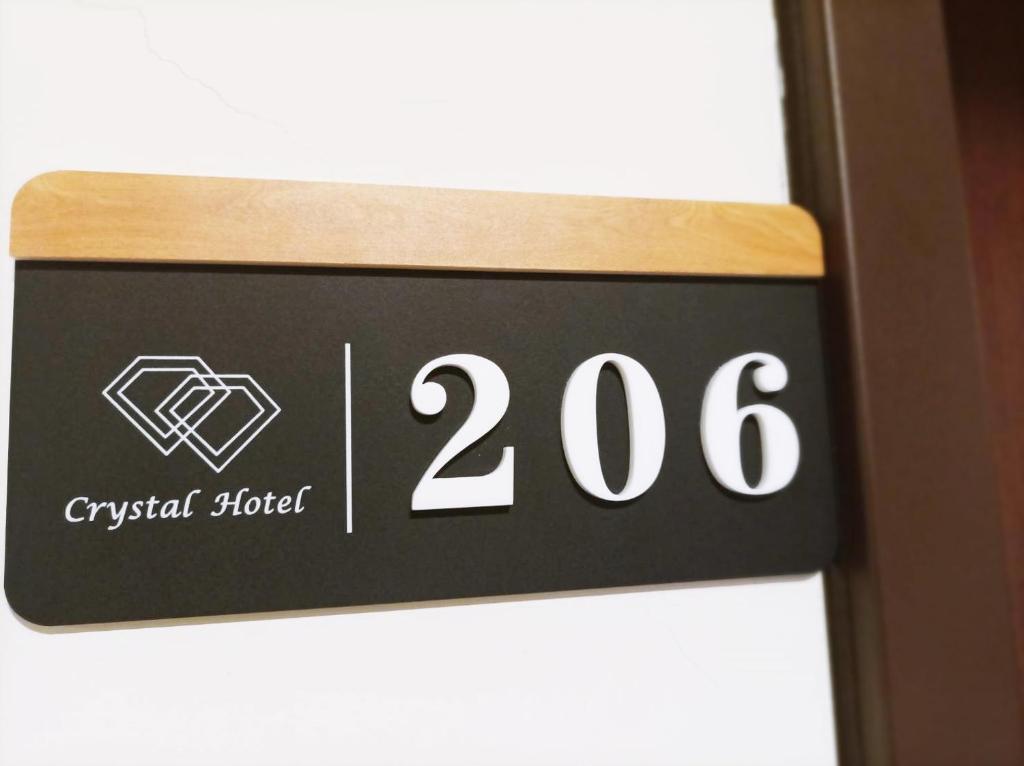 Certifikát, hodnocení, plakát nebo jiný dokument vystavený v ubytování Crystal Hotel