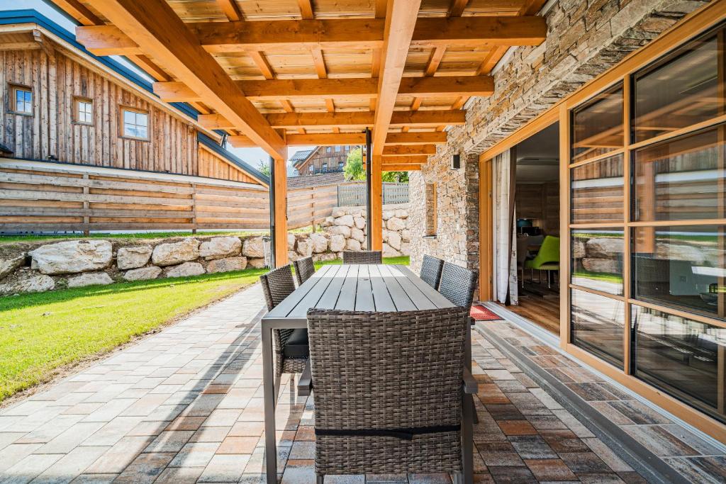 Patio nebo venkovní prostory v ubytování Dachstein West Apartment 1B