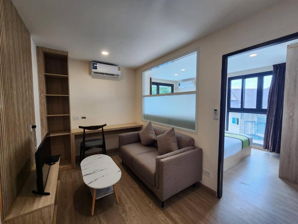 iCheck inn Darisa Patong