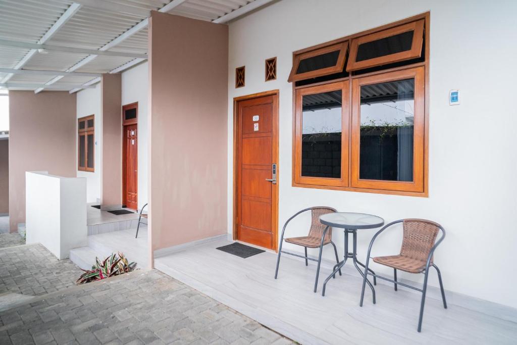 Foto dalla galleria di Urbanview Hotel Bubusini Batu by RedDoorz a Batu