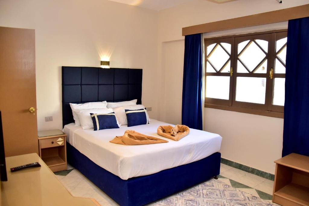 Dive Inn Resort - Budget Double Room