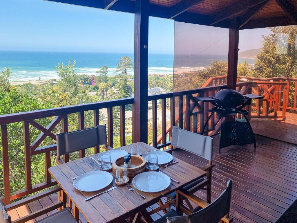 Luxury Studio - 180 Degree Ocean Views - No Loadshedding - Image 7