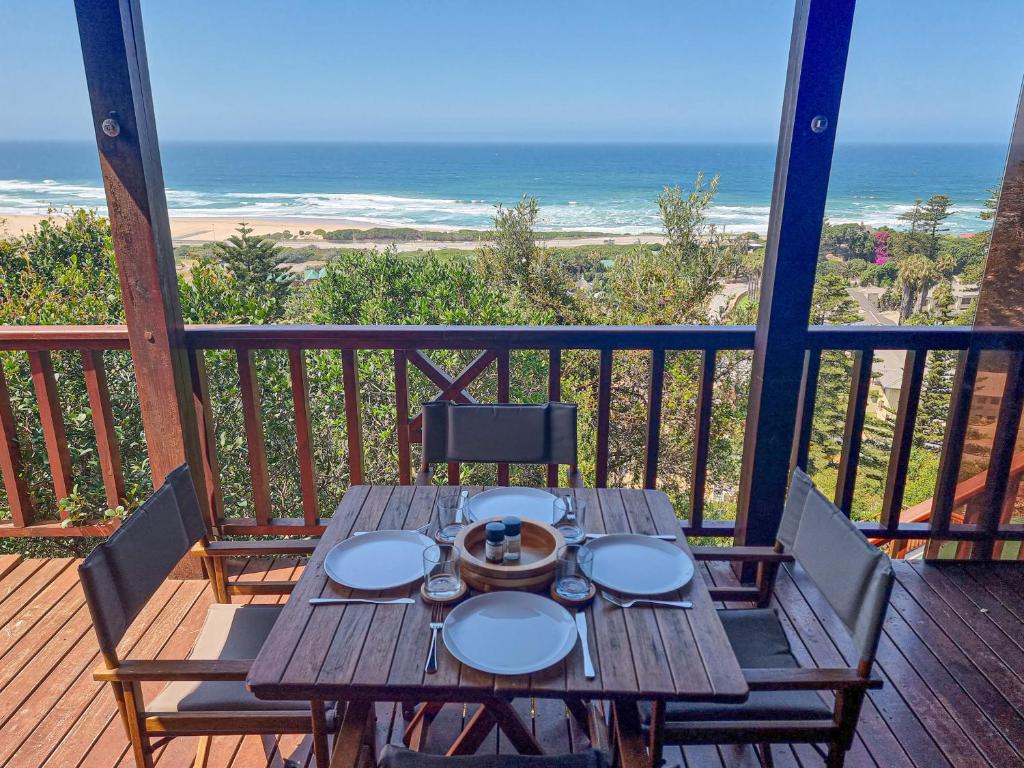 Luxury Studio - 180 Degree Ocean Views - No Loadshedding - Image 14