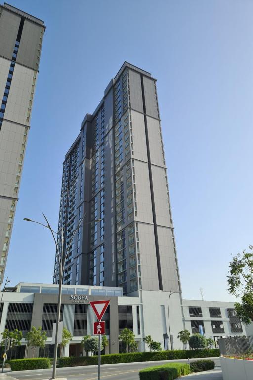 Brand New Burj Khalifa view Luxurious 1 Bedroom with Balcony