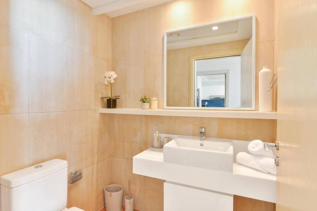 Fotografie z fotogalerie ubytování Al Bateen · Ultra Luxury JBR · Private Beach and Pool v Dubaji
