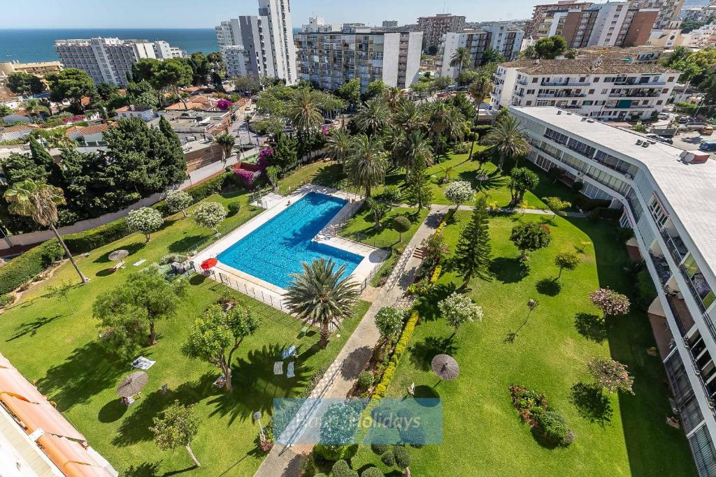 The swimming pool at or close to HH Sur Apartment