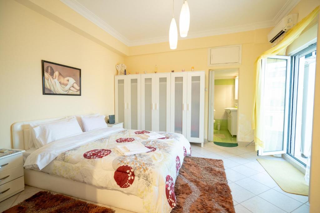 Attica train station 1 bedroom 4 pers apartment, Athens (updated prices